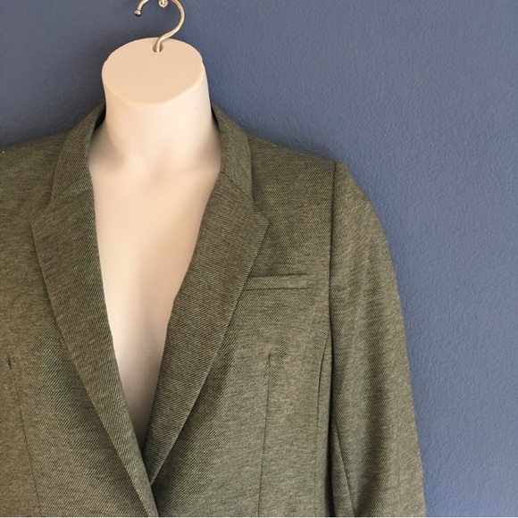 🆕 The Limited Green Blazer - Picture 2 of 5